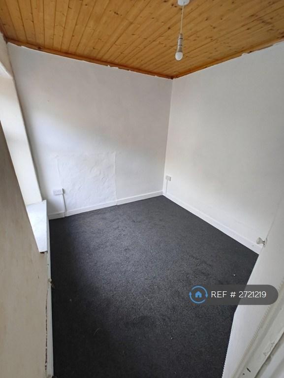 Bedroom 2 (1)