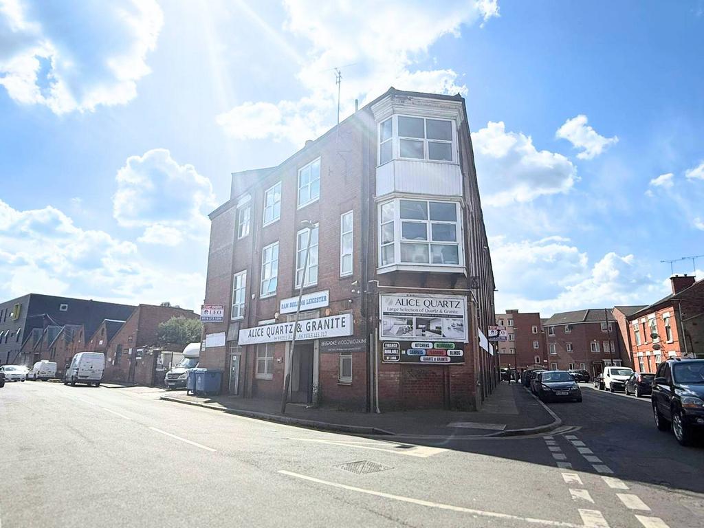 Four-Storey Freehold Commercial Investment – Br