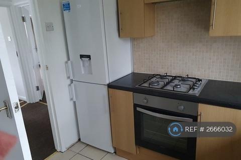 2 bedroom flat to rent, Westmere Drive, London, NW7