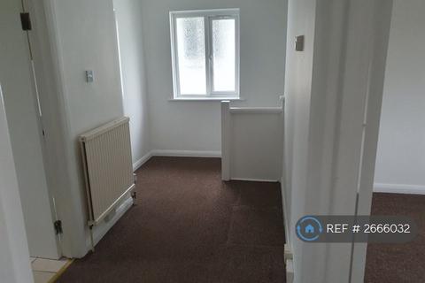 2 bedroom flat to rent, Westmere Drive, London, NW7