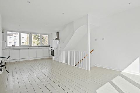 3 bedroom townhouse to rent, Croftdown Road, London NW5