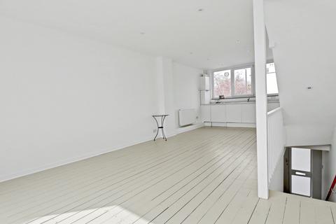 3 bedroom townhouse to rent, Croftdown Road, London NW5