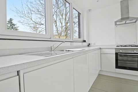 3 bedroom townhouse to rent, Croftdown Road, London NW5