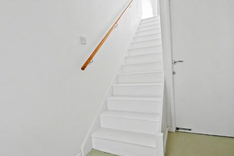 3 bedroom townhouse to rent, Croftdown Road, London NW5