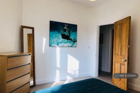 2 bedroom flat to rent, Hayes Court, London, SE5
