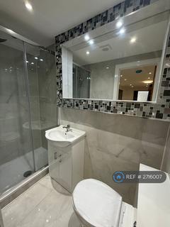 Studio to rent, Nether Street, London, N3