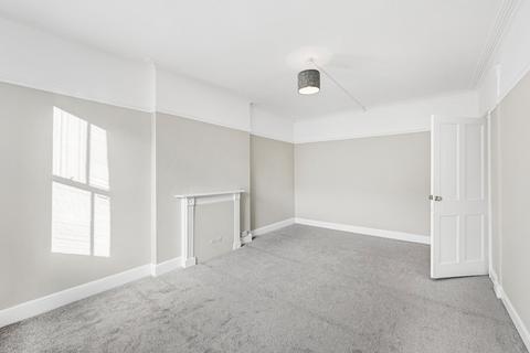 3 bedroom flat to rent, Torrington Square, London