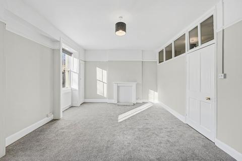 3 bedroom flat to rent, Torrington Square, London