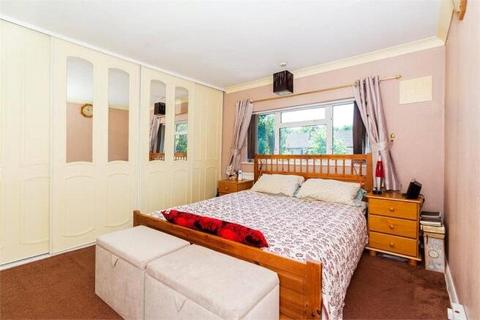 3 bedroom terraced house to rent, Rowan Road, West Drayton, UB7