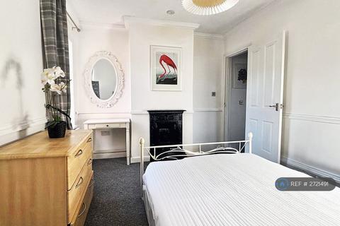 3 bedroom end of terrace house to rent, Hawk Cottage, Reading, RG1