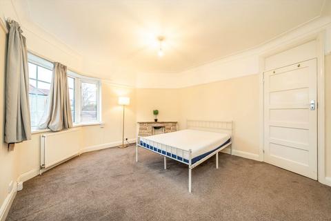 undefined, Great West Road, Hounslow TW5