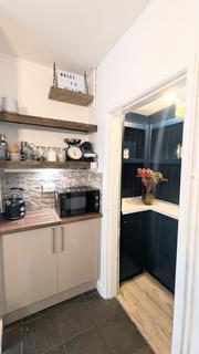 3 bedroom terraced house to rent, King Street, Hoyland S74