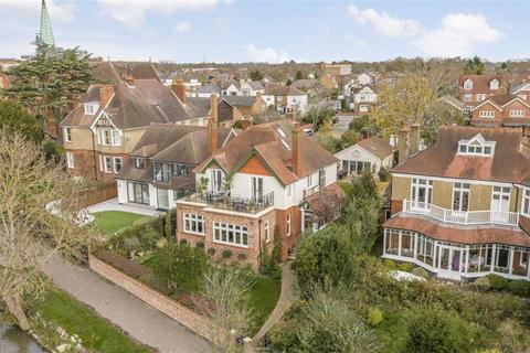 undefined, St. Peters Close, Staines-Upon-Thames TW18