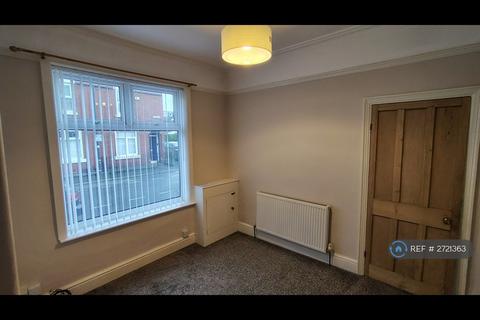 2 bedroom terraced house to rent, Eaton Road, Sale, M33