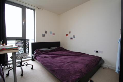 2 bedroom flat to rent, Thomas Frye Court, High Street