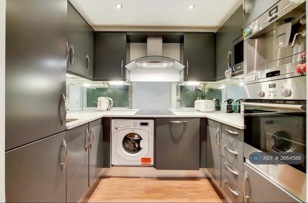 Apartment In London E16