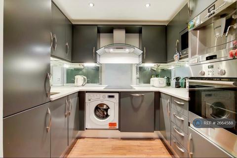 1 bedroom flat to rent, Western Gateway, London, E16