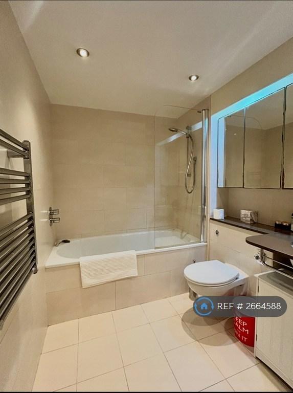 Apartment In London E16