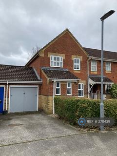 3 bedroom semi-detached house to rent, Rutherford Close, Borehamwood, WD6