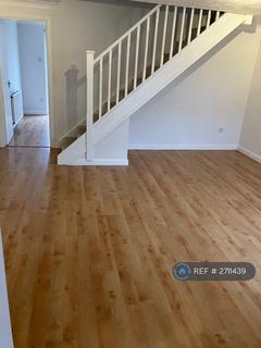 3 bedroom semi-detached house to rent, Rutherford Close, Borehamwood, WD6