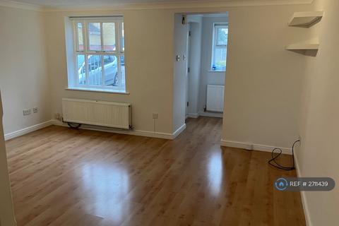 3 bedroom semi-detached house to rent, Rutherford Close, Borehamwood, WD6