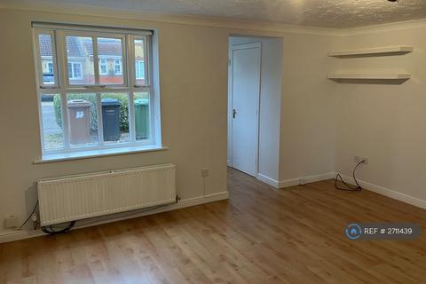 3 bedroom semi-detached house to rent, Rutherford Close, Borehamwood, WD6
