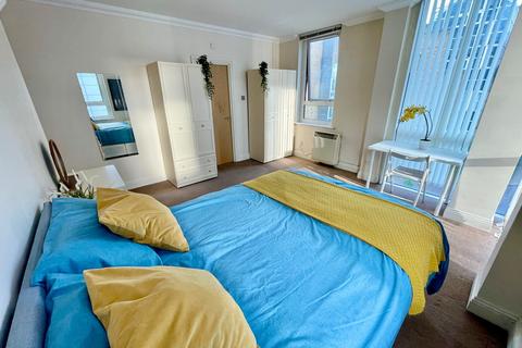 undefined, Lanark Square, London E14