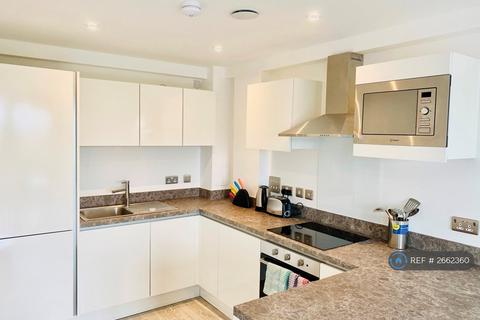 2 bedroom flat to rent, Middlewood Plaza, Salford, M5