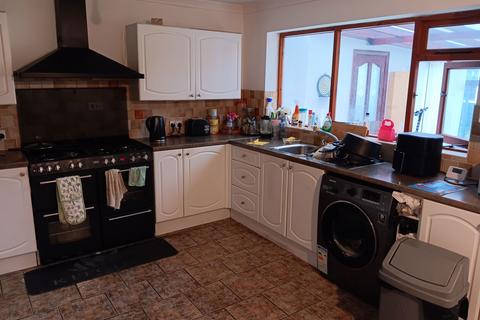 4 bedroom terraced house for sale, Fairfax Road, Leicester, Leicestershire, LE4 9EL