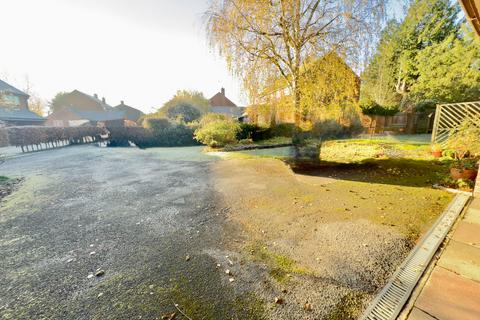 4 bedroom detached house for sale, Grange Close, Buckingham MK18