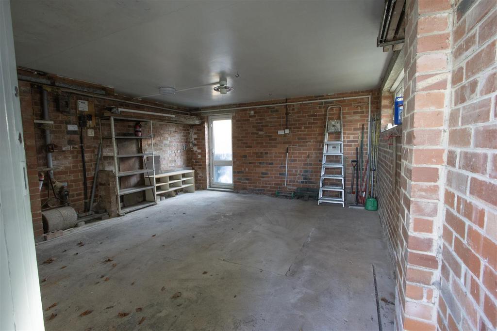 Double garage .jpg