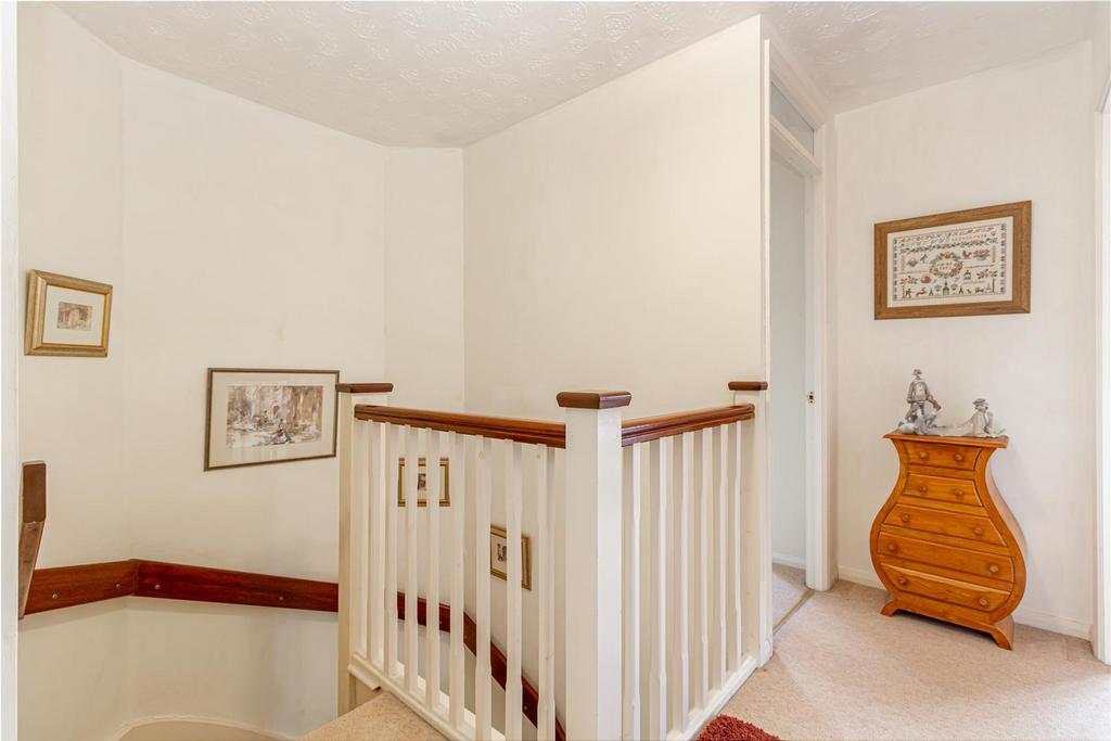 Hallway-1.jpg