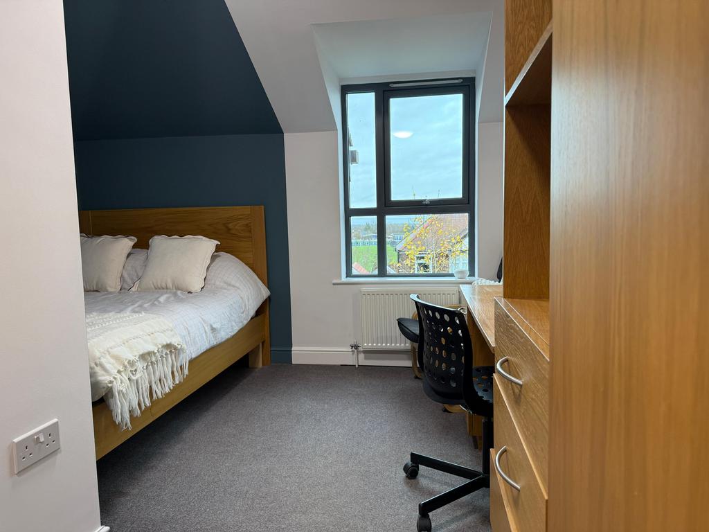 Longdales Lodge - Bedrom 4.jpeg