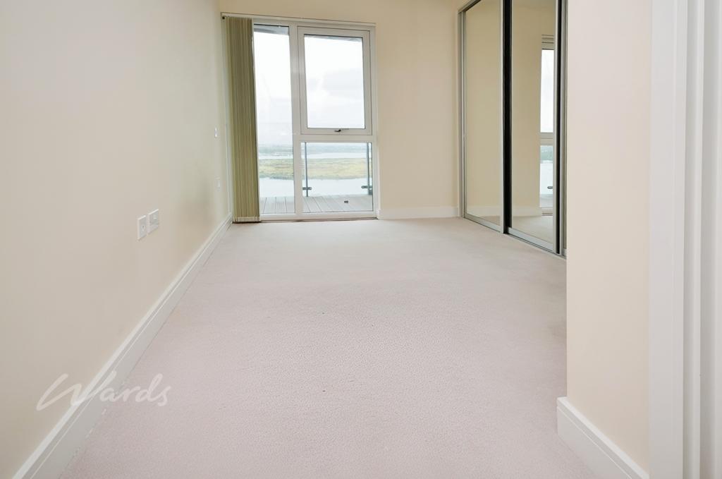 Peninsula bed 1
