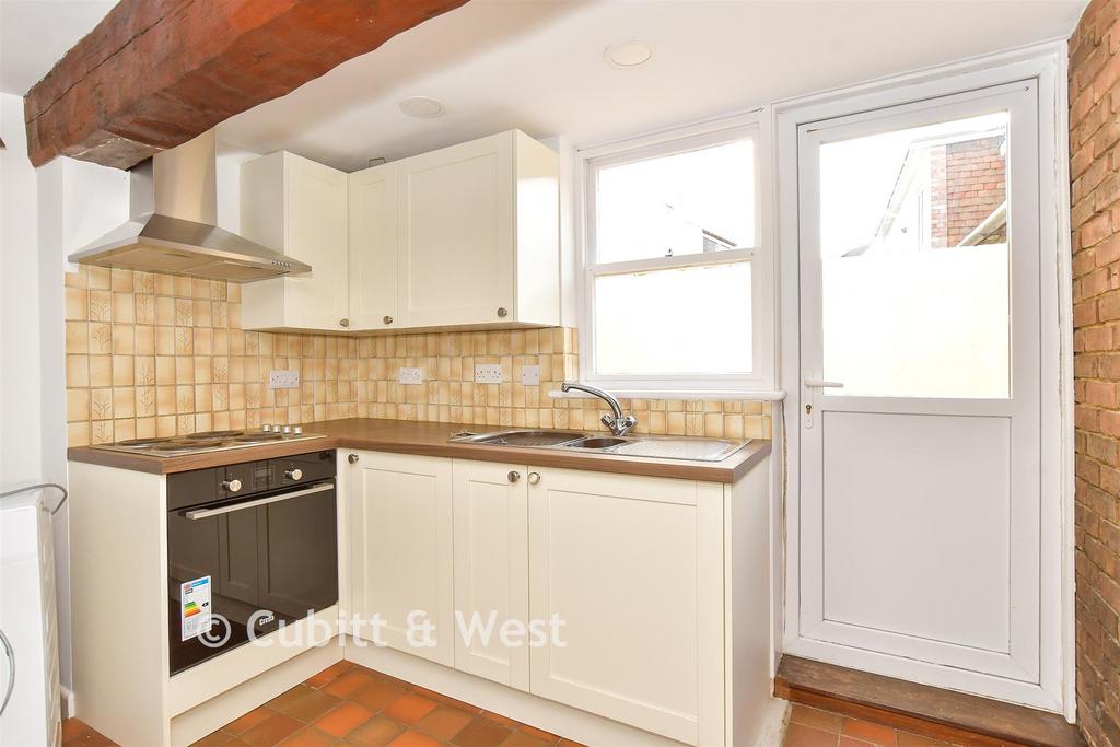 Kitchen / Dining Area