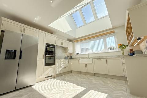 3 bedroom detached bungalow for sale, Streetgate, Sunniside, NE16