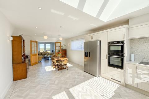 3 bedroom detached bungalow for sale, Streetgate, Sunniside, NE16
