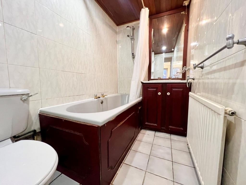 Brailsford Bathroom.jpg
