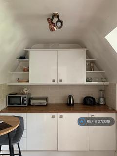 3 bedroom flat to rent, St. Johns Road, Buxton, SK17