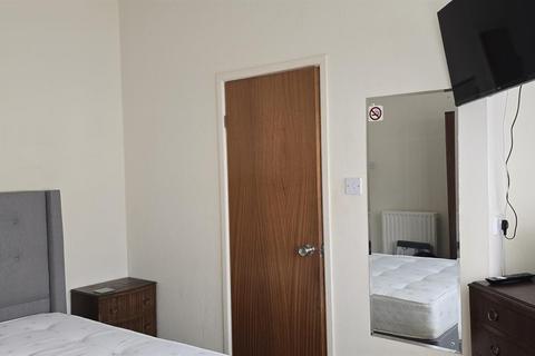 undefined, EN-SUITE ROOM TO RENT, ALL BILLS INCLUDED