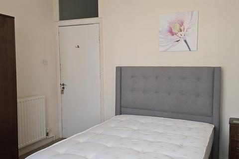 undefined, EN-SUITE ROOM TO RENT, ALL BILLS INCLUDED