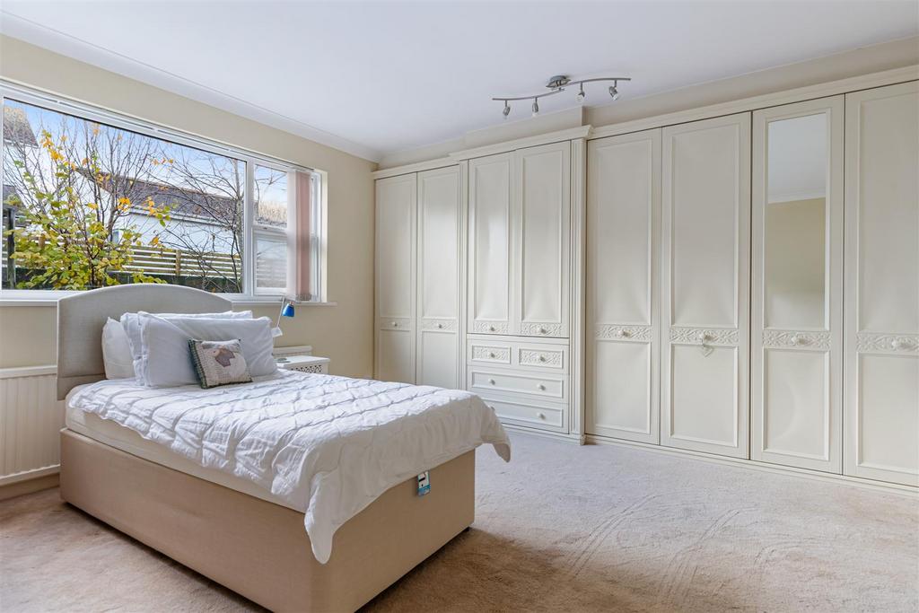 A22 - Southway Headland Road, Torquay - 251203.jpg