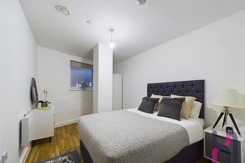 2 bedroom flat to rent, Manchester Waters, 5 Pomona Strand, Old Trafford, M16