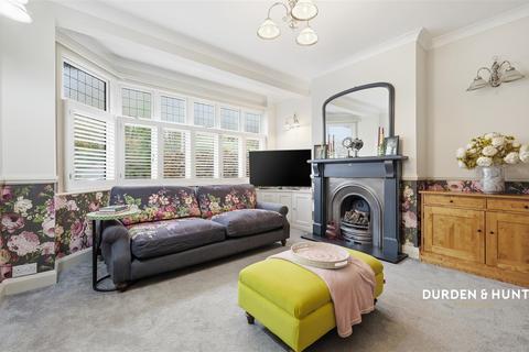 undefined, Roding Lane North, Woodford Green, IG8