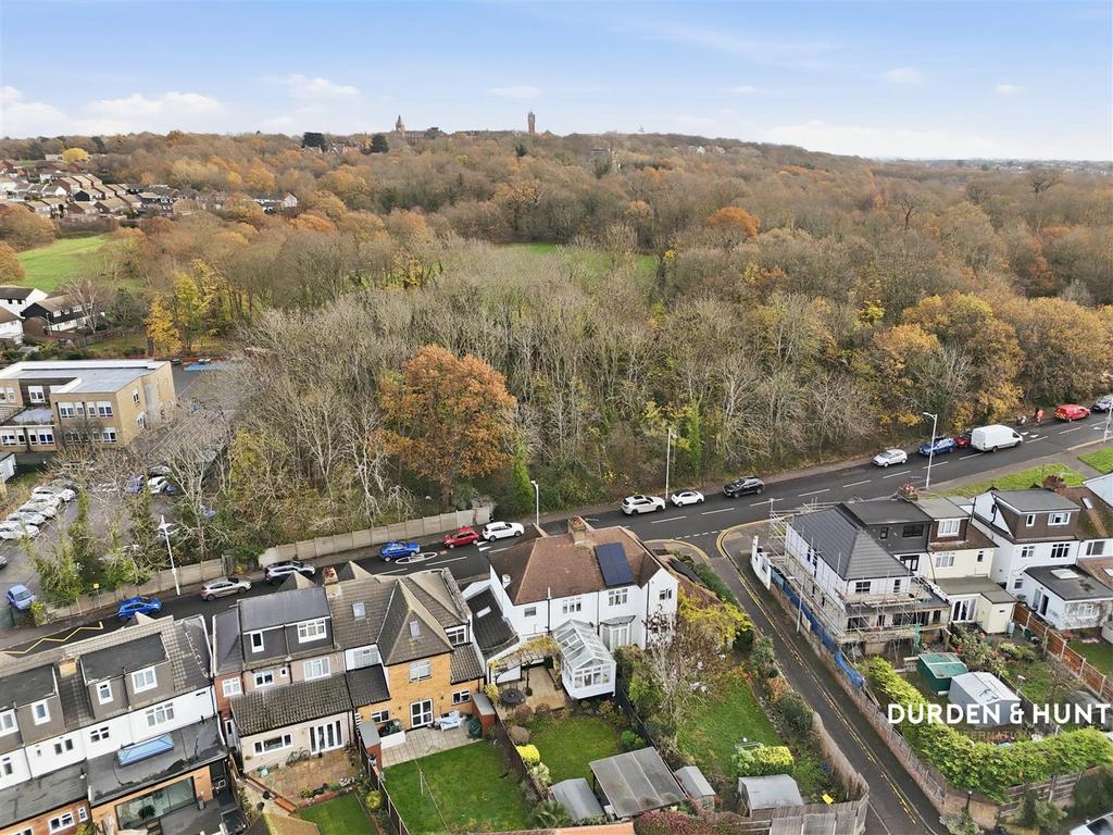 Roding Lane North