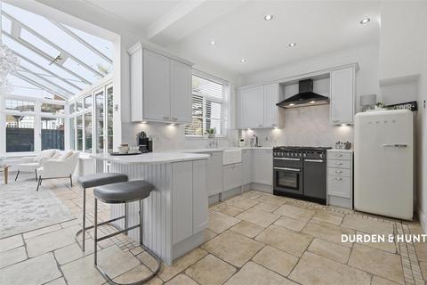 undefined, Roding Lane North, Woodford Green, IG8