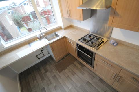 3 bedroom semi-detached house to rent, Swadlincote, DE11