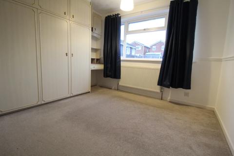 3 bedroom semi-detached house to rent, Swadlincote, DE11