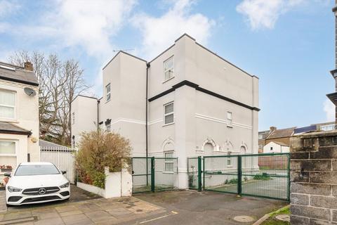 undefined, Shirley Gardens, London W7