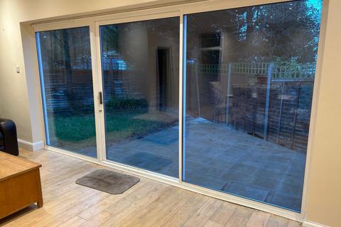 undefined, Torrington Park, North Finchley, N12